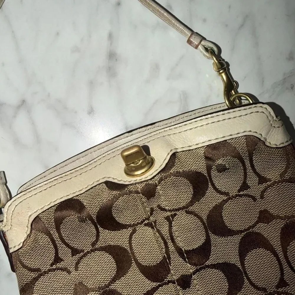 VINTGE PRE-LOVED COACH TURNLOCK SIGNATURE BAG Brown